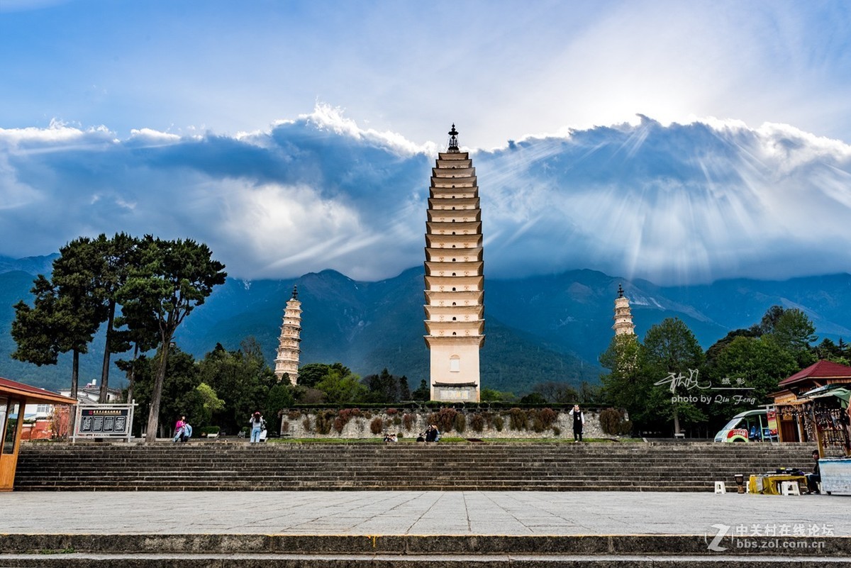 云南大理崇圣寺三塔