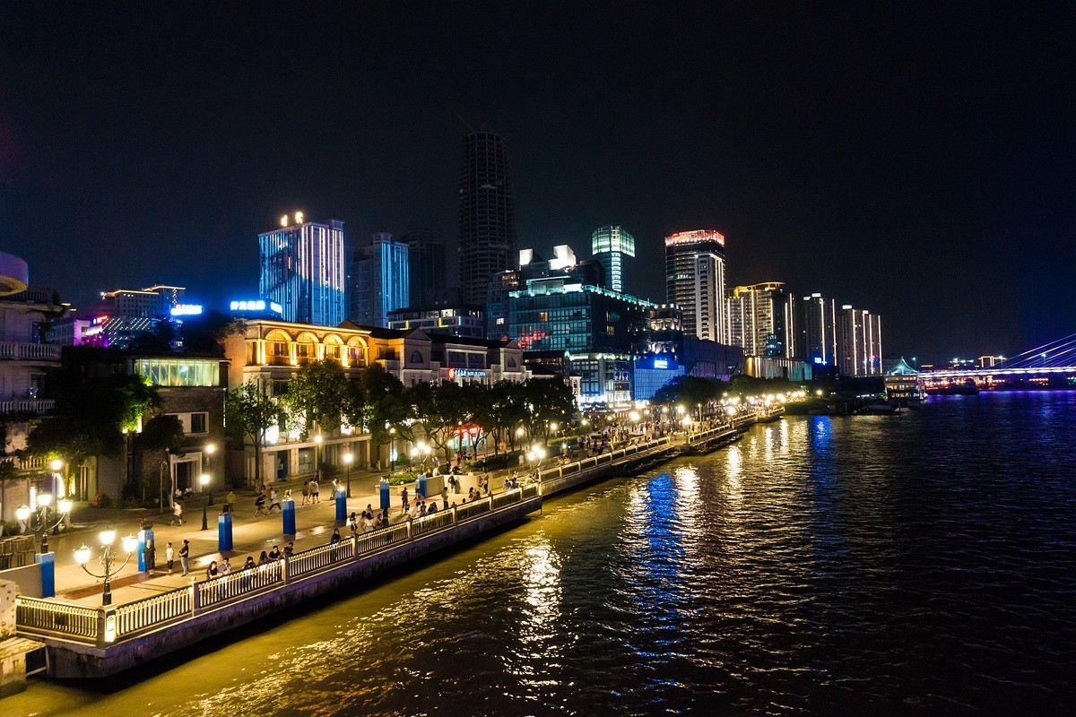 宁波老外滩附近夜景