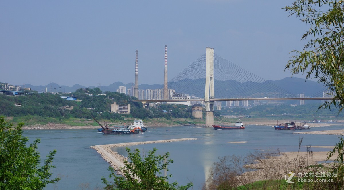 重庆巴滨路西流沱小镇江边随拍