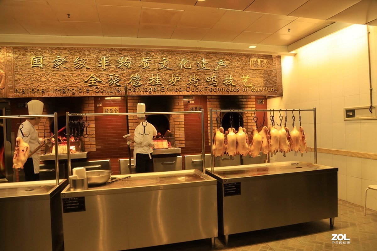 重游北京—前门鲜鱼口,大栅栏夜景(3)全聚德烤鸭店
