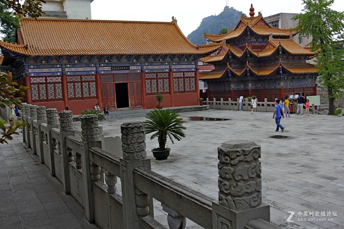 贵州安龙一组民族建筑