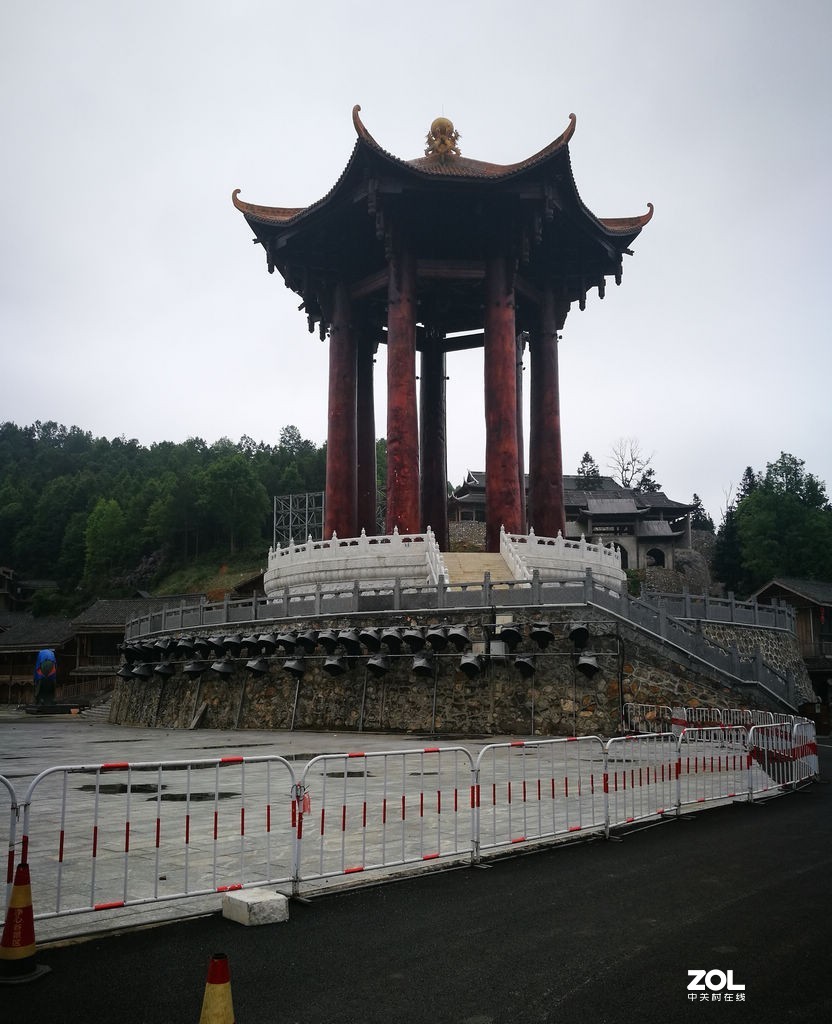手机随拍独山净心谷天下第一水司楼