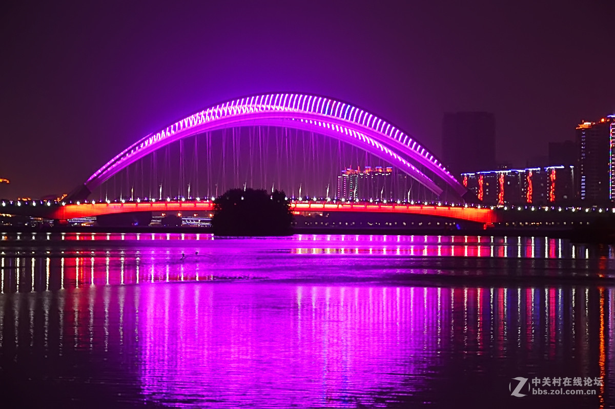 u1606山西行太原汾河上桥的夜景