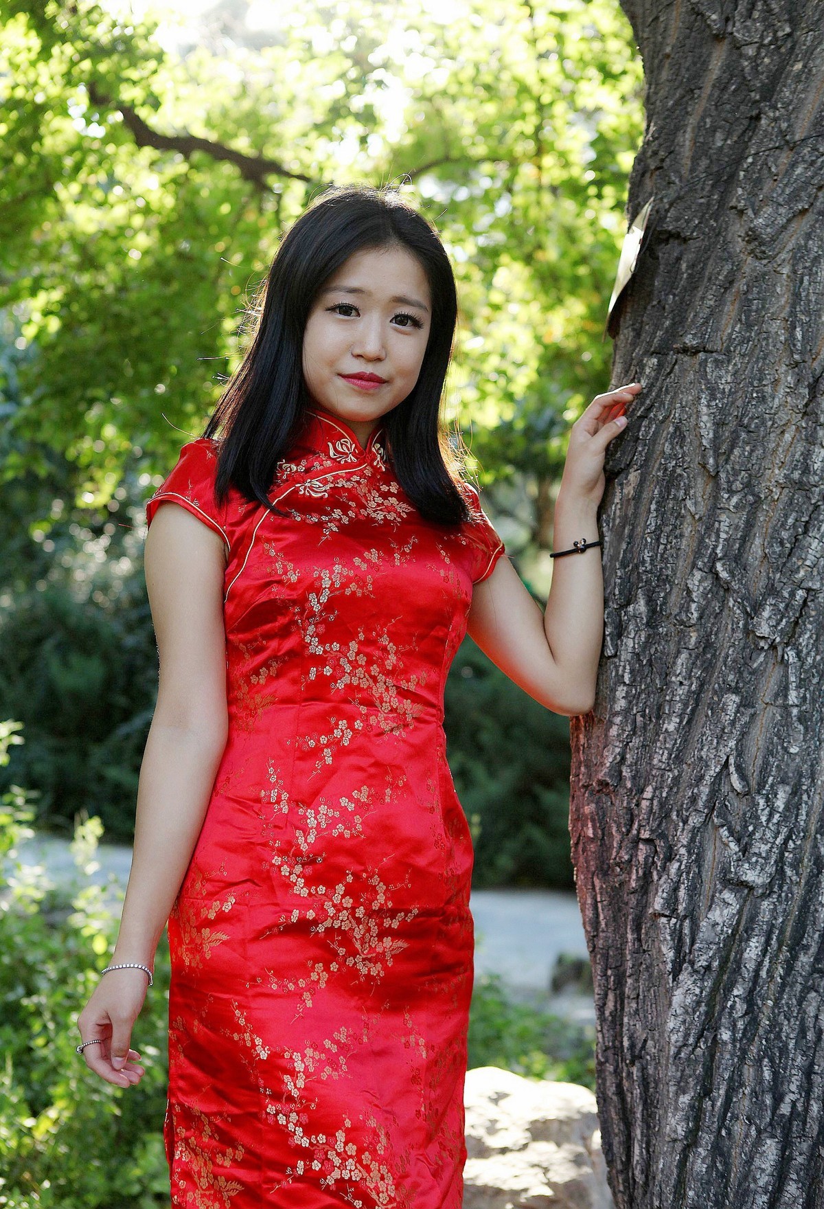红旗袍女