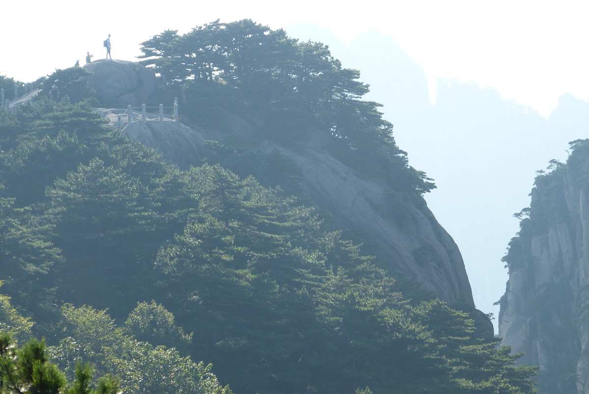 山高人为峰