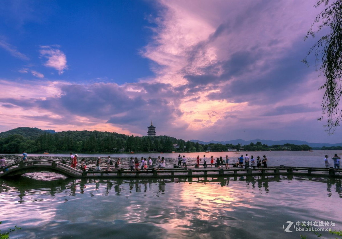 浙江杭州西湖十景之一雷峰夕照