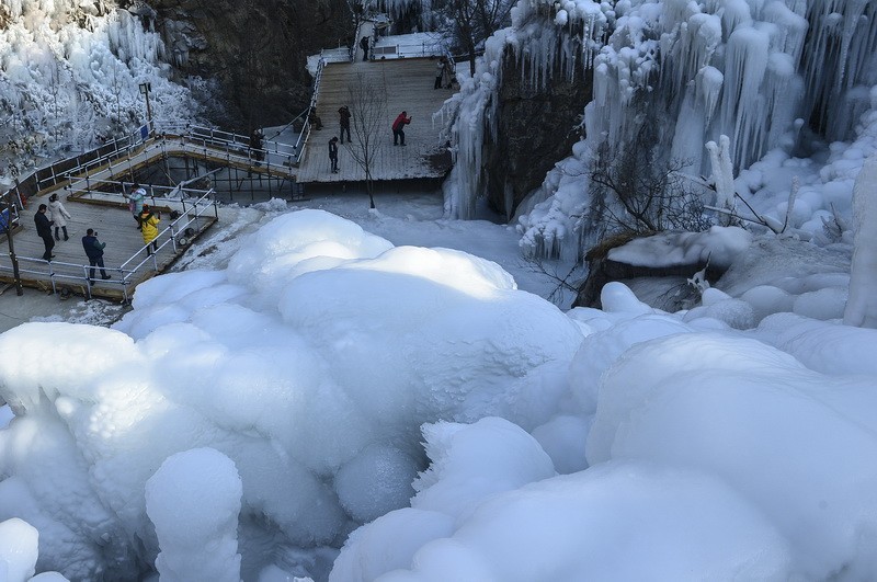 已是悬崖百丈冰北京门头沟神泉峡冰瀑