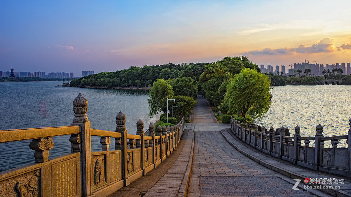 摇摆风景象湖万寿塔