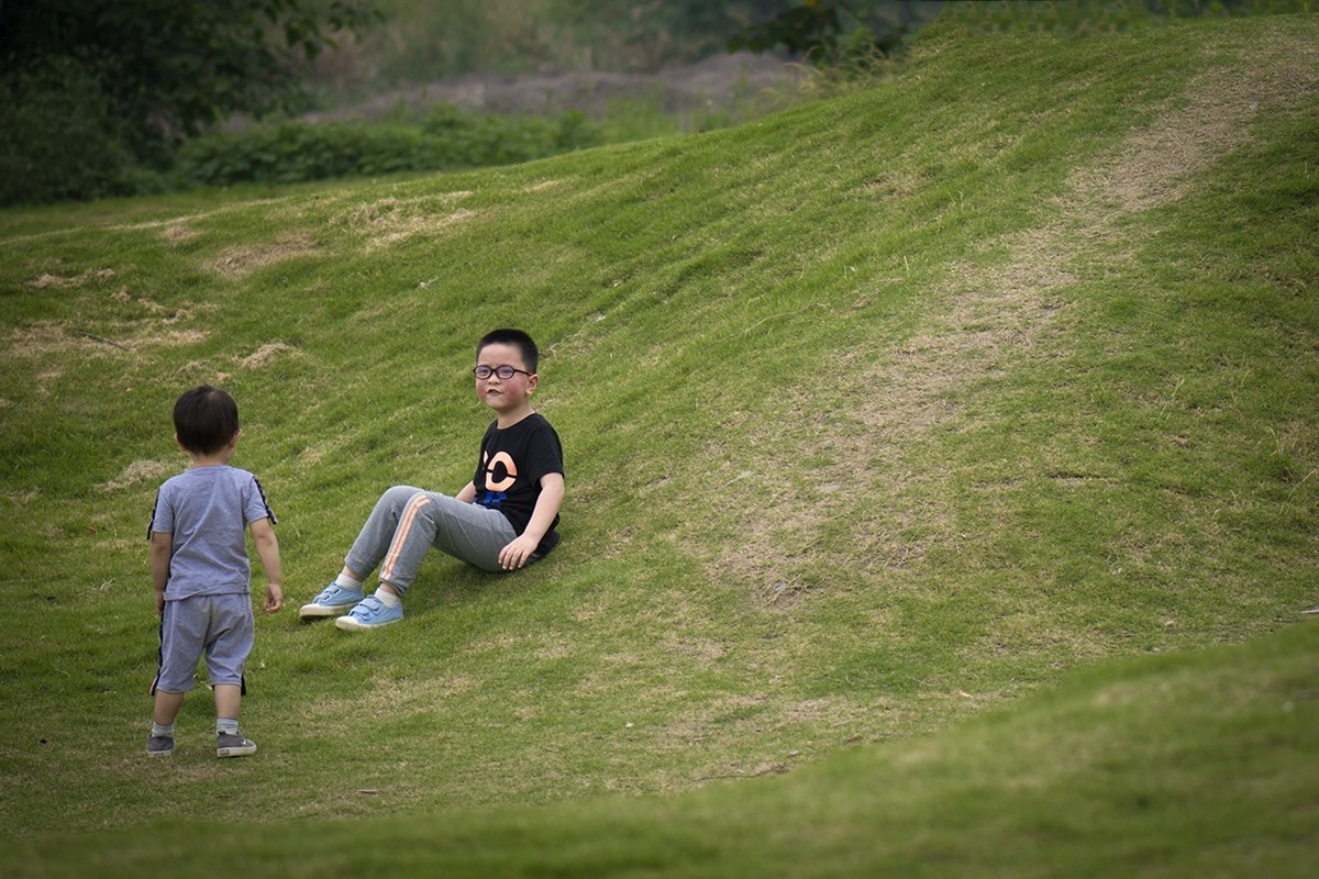 浩昊弟弟滑草