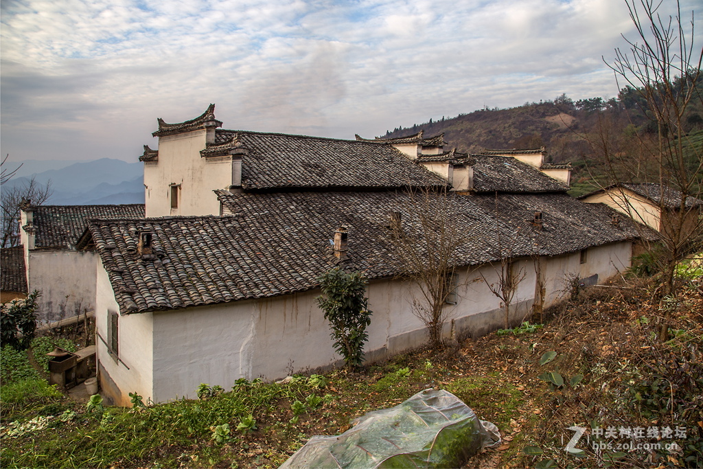 宁静的小山村休宁蓝田金龙村