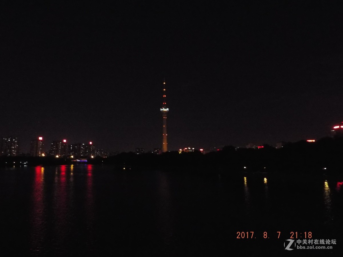 玉渊潭的夜景