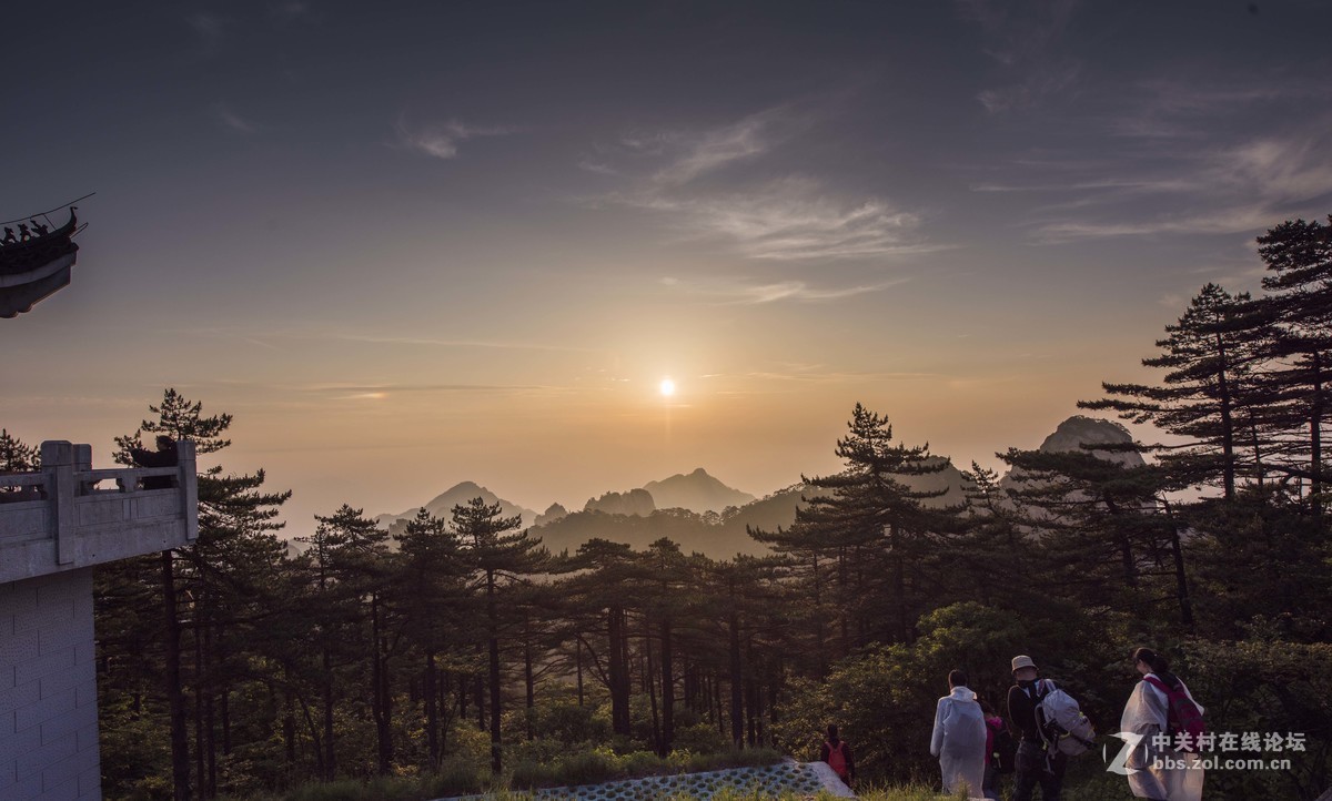 白鹅岭上的黄山日出日落