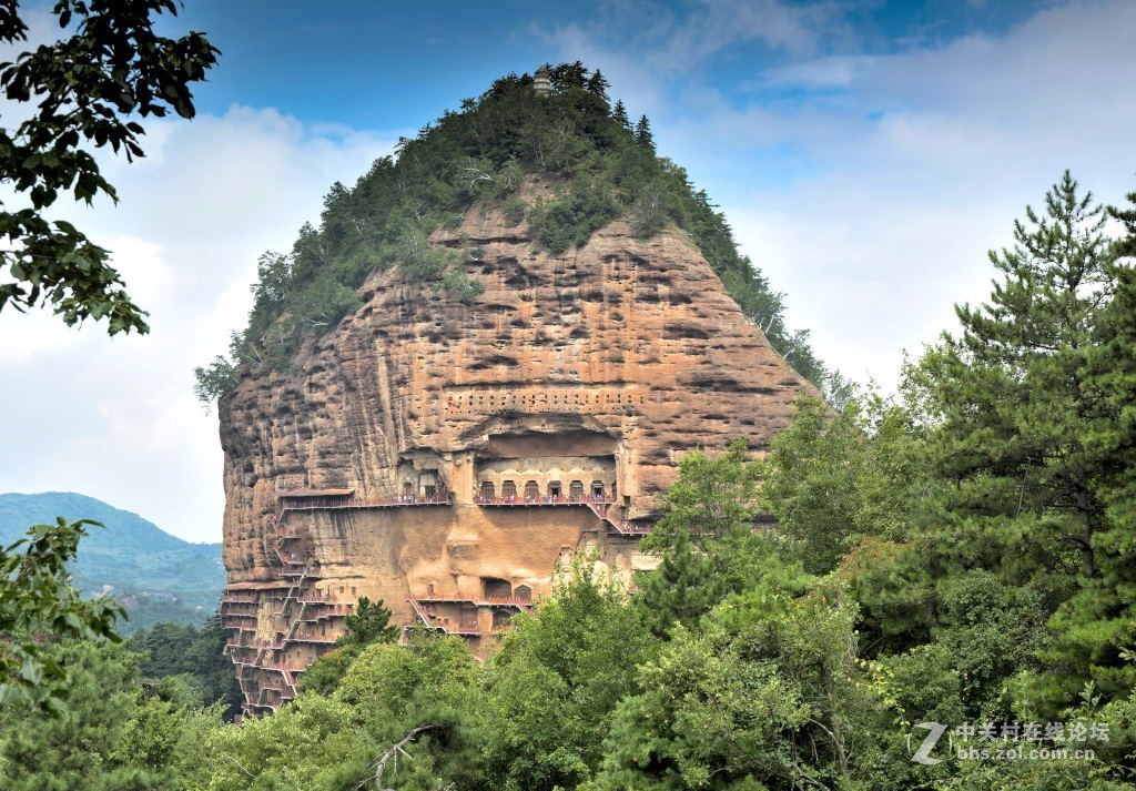 甘肃天水麦积山游览