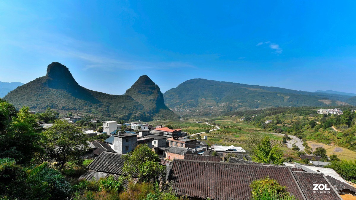 恭城县山里的瑶族村寨三江村