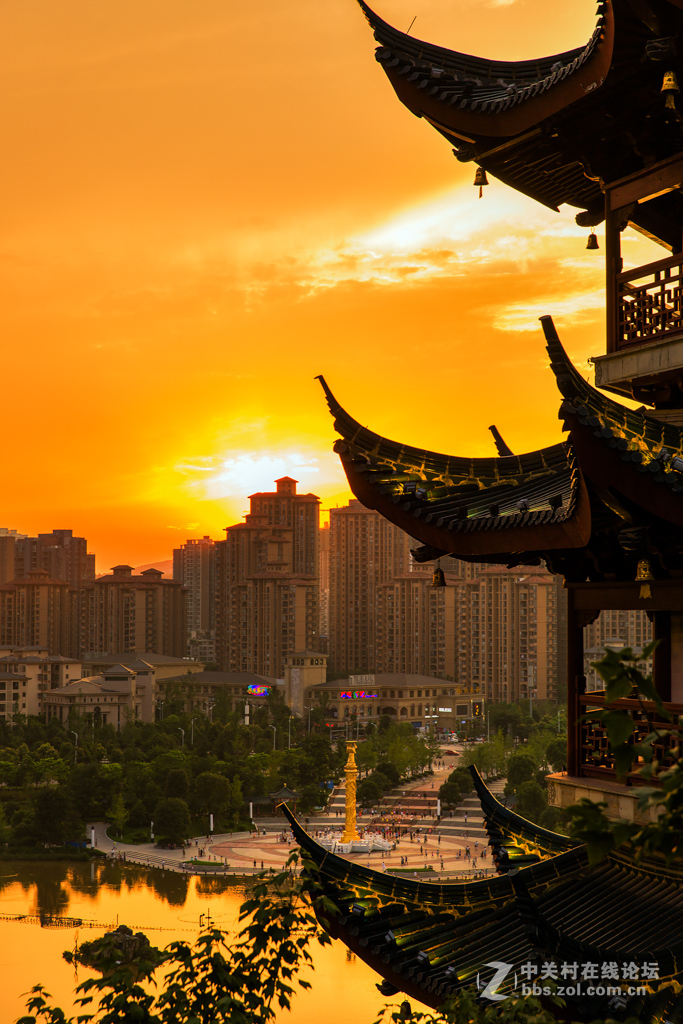 一抹斜阳照庭廓