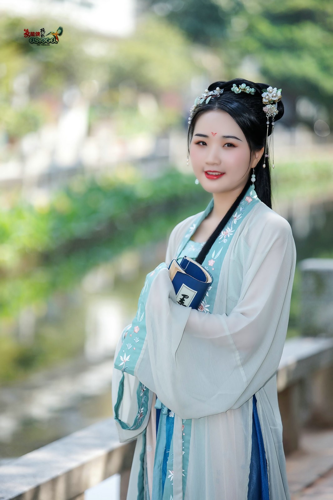 汉服少女小董