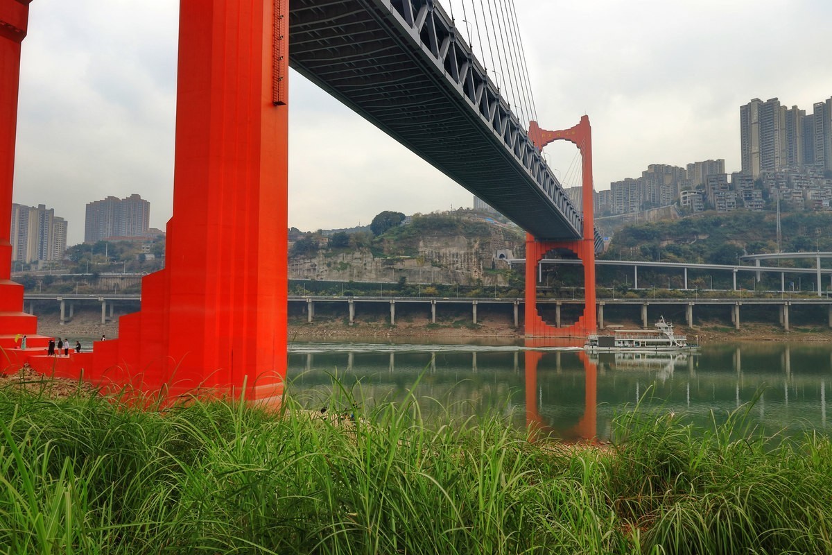 红岩村大桥建设中