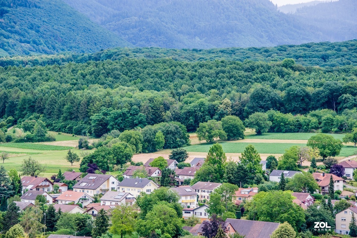 南德山村