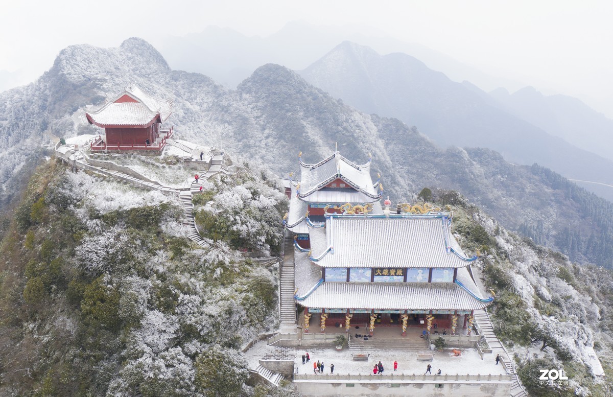 华蓥山宝鼎雪景