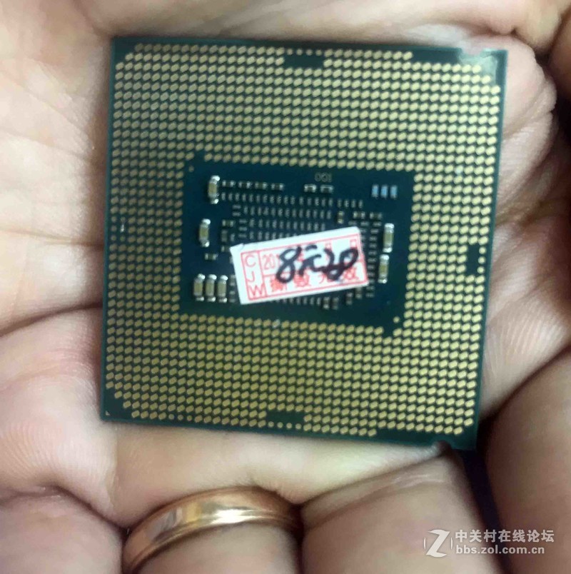 出一颗点不亮的i5-7400 cpu