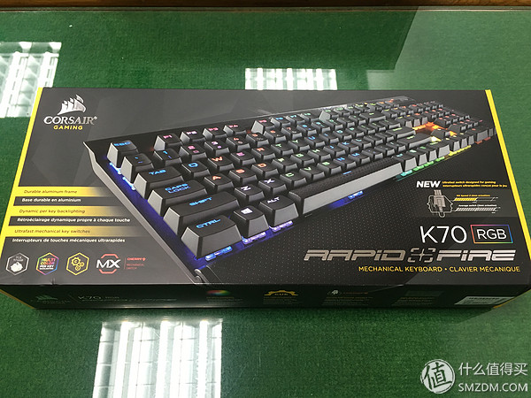 corsair海盗船k70rgb银轴rgb机械键盘开箱