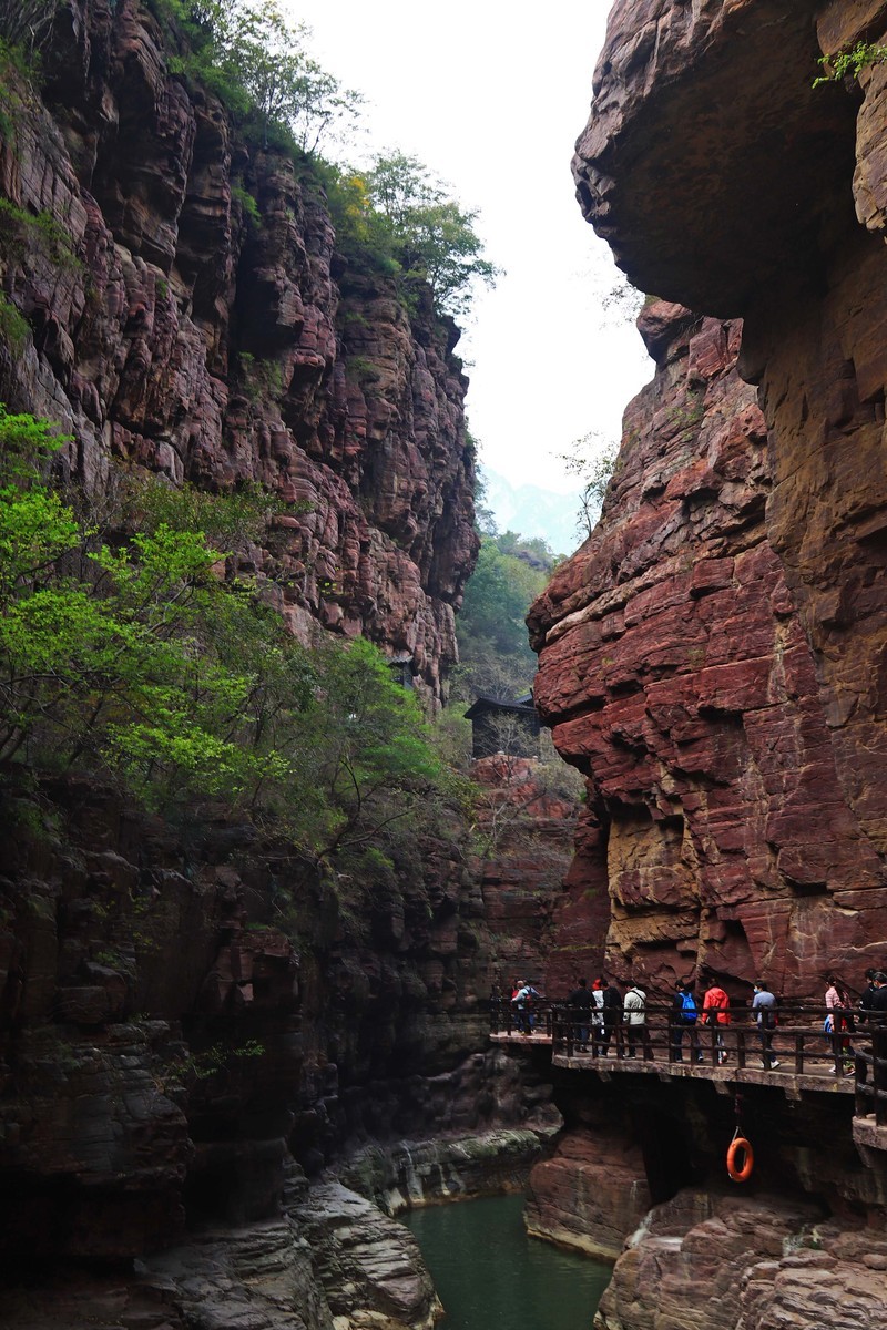 游览河南云台山红石峡景区三