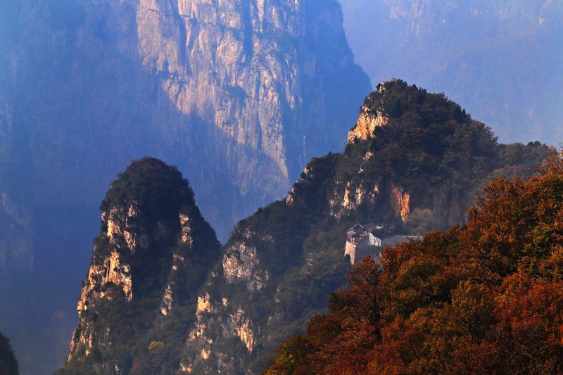 登上河南云台山茱萸峰一