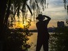 天穹之下      明湖景色