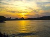 天穹之下      明湖景色