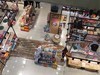 艺术般的“挖孔屏”，是技术实力的展现，还是寻求突破中的改变