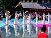 西双版纳泼水欢歌