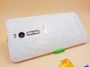 Zenfone 2 的白晶钻后背，美呆了！
