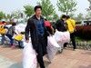 求是义工幸福广场爱心活动纪实