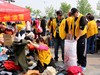 求是义工幸福广场爱心活动纪实