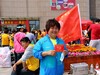 求是义工幸福广场爱心活动纪实