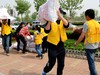 求是义工幸福广场爱心活动纪实