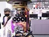 我熟悉的几个牌子都在E5展馆，现场非常热闹！到ZOL展台看新酷数码