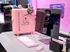 我熟悉的几个牌子都在E5展馆，现场非常热闹！到ZOL展台看新酷数码