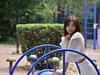 万柳塘公园白裙学生