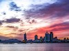 烟云缥缈廻澜阁         晚霞映照琴岛湾