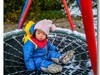 艾琳娜第一次玩雪（一岁半）