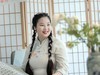 袖染诗韵墨香，抚平眉间惆怅。