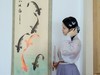 袖染诗韵墨香，抚平眉间惆怅。
