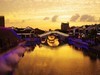 梅里古镇夜景美如画