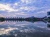 余晖中的公园一隅