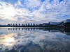 余晖中的公园一隅
