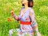 花中人影