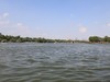 坐船游湖