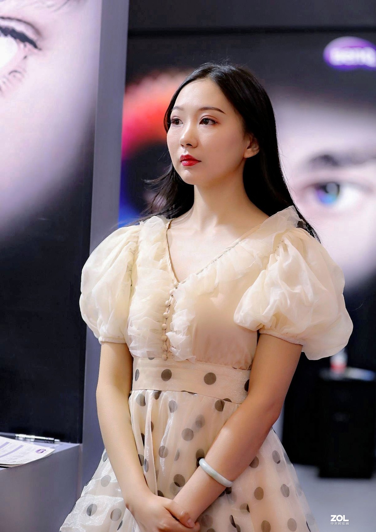 #Showgirl组#2019摄材展抓拍的美女