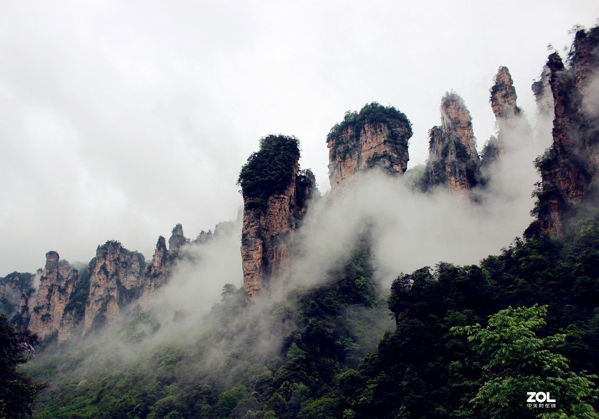 海上有仙山，山在虚无缥缈间。